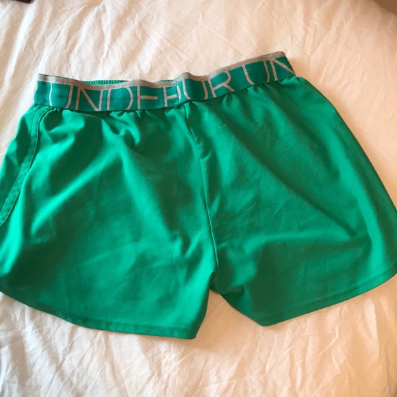 Under armor shorts - Picture 2 of 3